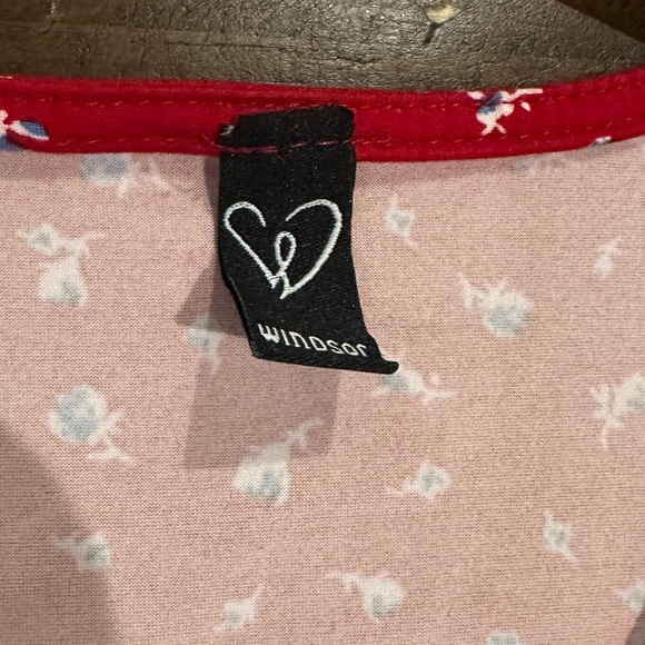 WINDSOR SHORT SLEEVE RED WHITE V NECK TIE KNOT CROP TOP SIZE LARGE - Picture 9 of 9